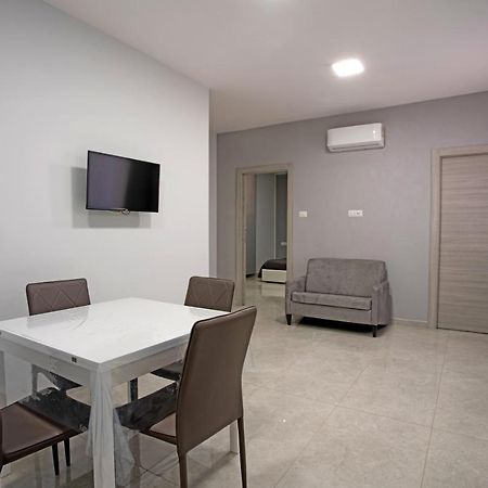 Giovi'S Apartments カステッランマーレ・ディ・スタービア エクステリア 写真