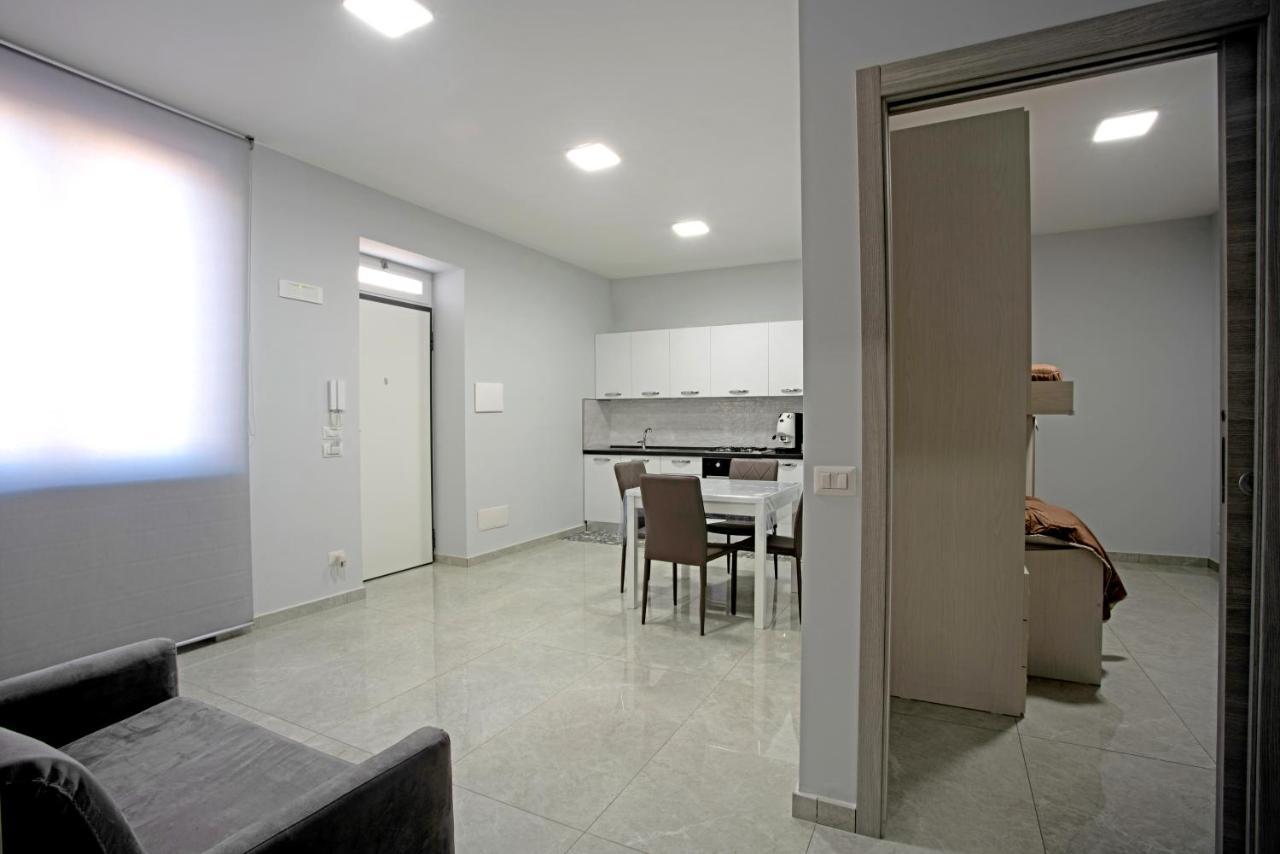 Giovi'S Apartments カステッランマーレ・ディ・スタービア エクステリア 写真