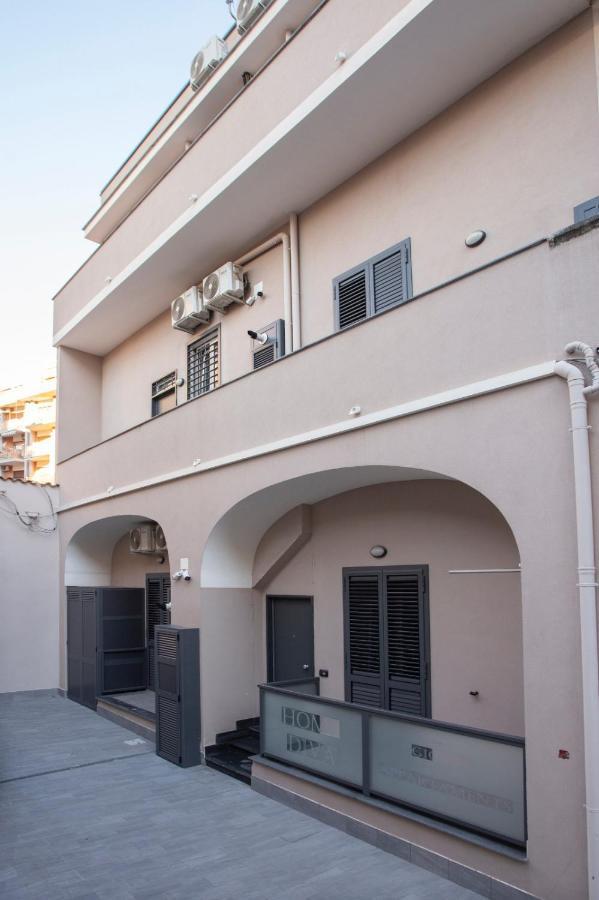 Giovi'S Apartments カステッランマーレ・ディ・スタービア エクステリア 写真