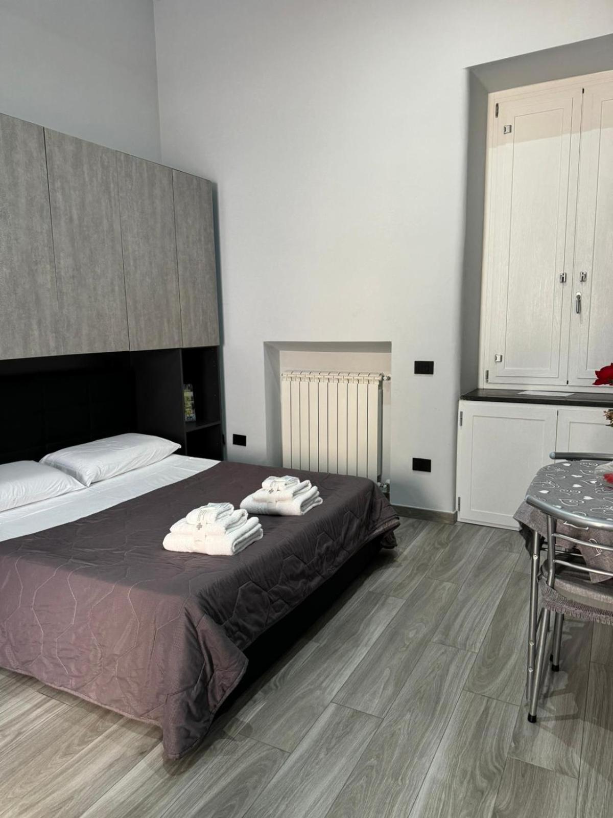 Giovi'S Apartments カステッランマーレ・ディ・スタービア エクステリア 写真