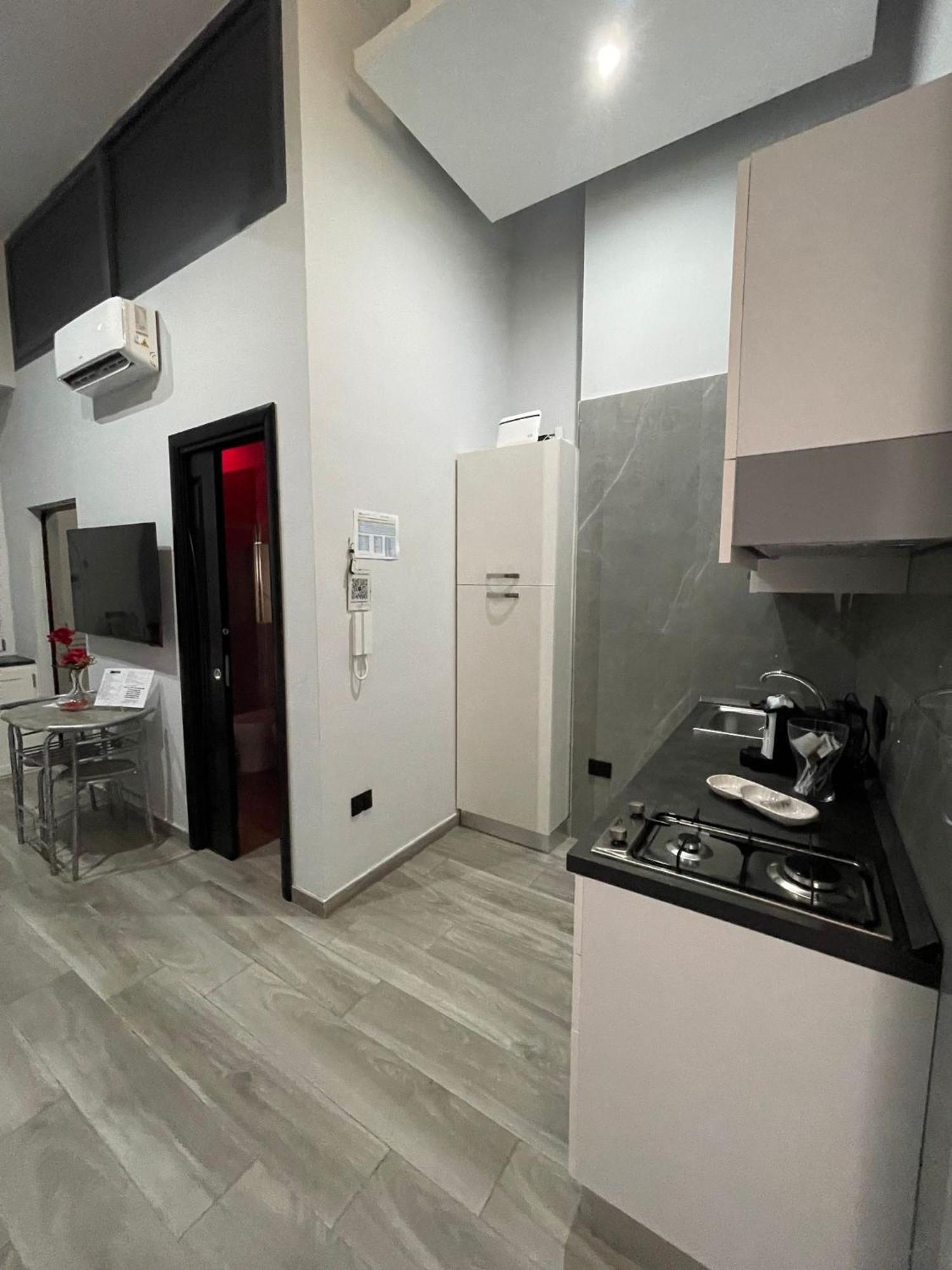 Giovi'S Apartments カステッランマーレ・ディ・スタービア エクステリア 写真